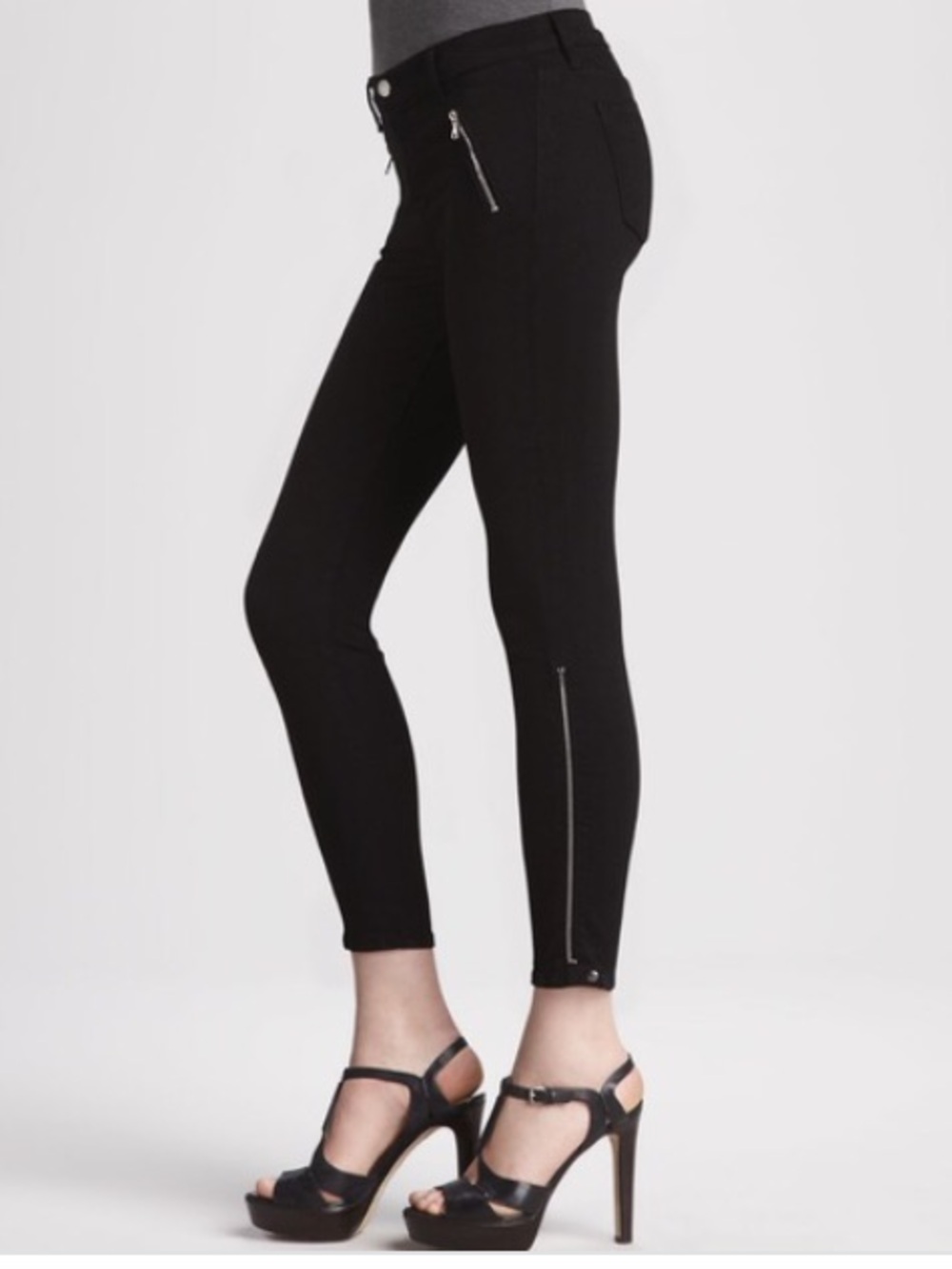 ⭐ NEW ⭐ J Brand Carey Jeweled Zip Moto Jean